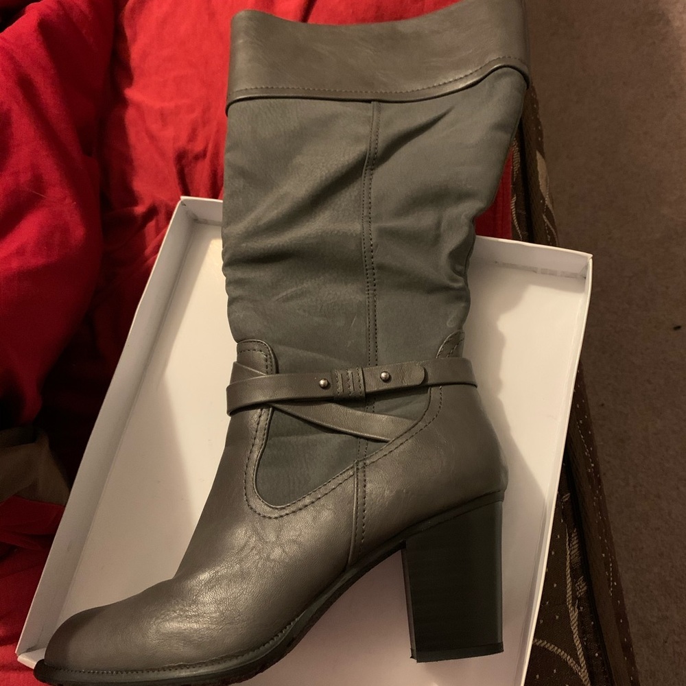 Grey boots